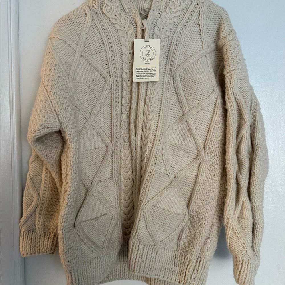 Urban Outfitters Urban Renewal Cable Knit Sweater sz L NWT